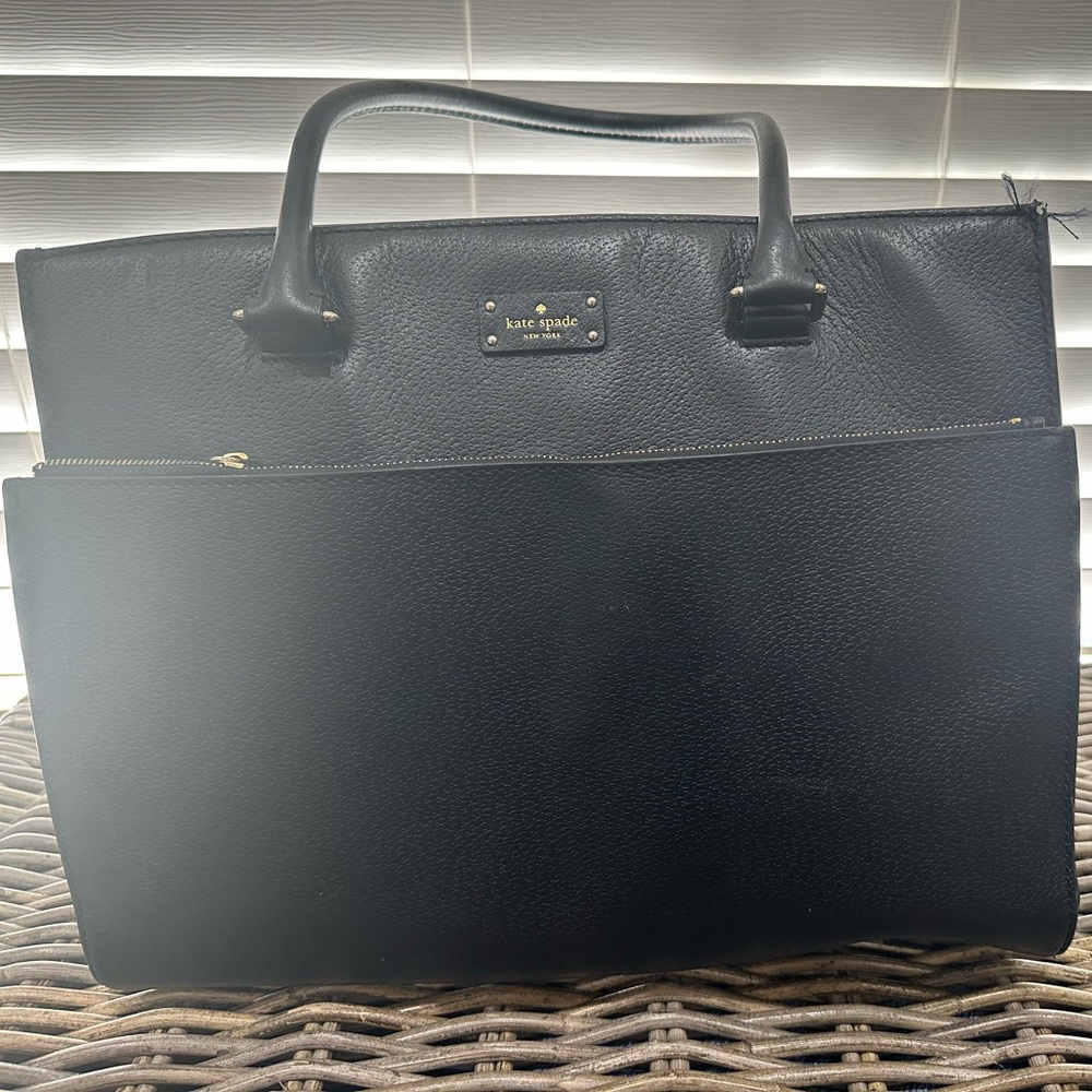 Kate Spade ♠️ Tote (black w/ gold zipper) gently used but excellent condition!